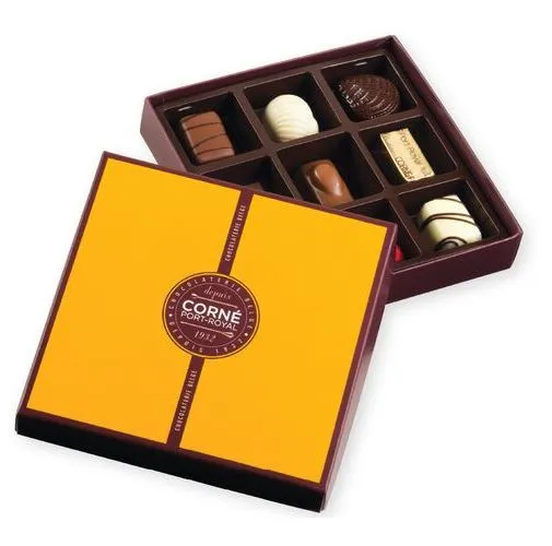 Boîte carrée garnie 9 chocolats